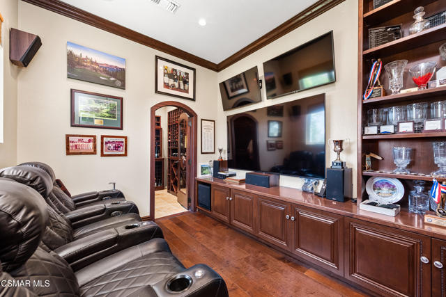 5924 Rainbow Hill Road, Agoura Hills CA: https://media.crmls.org/mediaz/9a4189a4-8b18-48dd-bd2d-5c3397db7ace.jpg