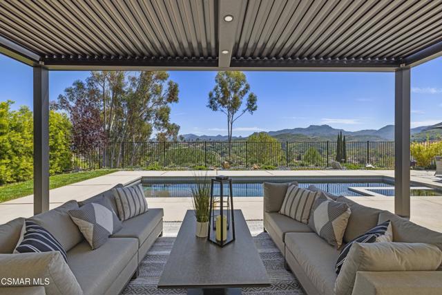 1630 Wicklow Court, Westlake Village CA: https://media.crmls.org/mediaz/9a418b54-9e87-42a5-806f-23d1f0a06ab6.jpg