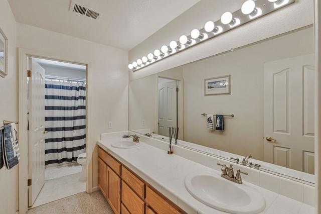 1700 Hemlock Court, Hollister CA: https://media.crmls.org/mediaz/9a41fdf2-293d-4df8-9dc4-a58102791dbf.jpg