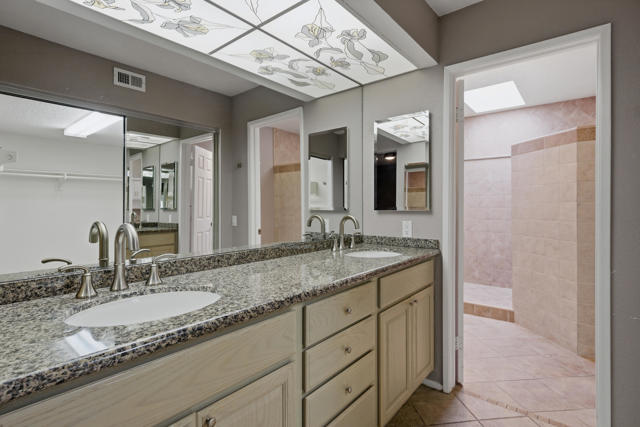 41774 Navarre Court, Palm Desert, CA 92260