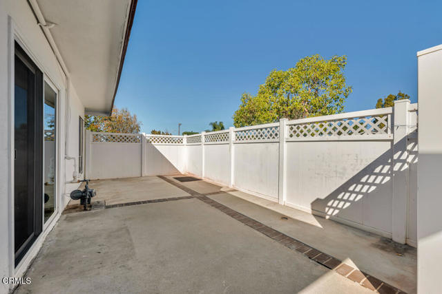 Detail Gallery Image 14 of 26 For 1094 Warwick Ave, Thousand Oaks,  CA 91360 - 3 Beds | 2 Baths