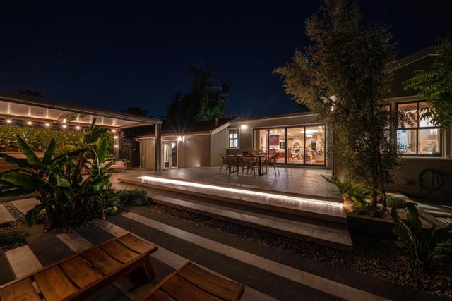 2618 Brewster Avenue, Redwood City CA: https://media.crmls.org/mediaz/9a4326b0-9d04-4427-8bf8-5fba7d6aa49e.jpg