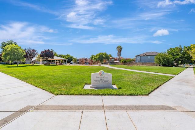 367 Sunburst Street, Los Banos CA: https://media.crmls.org/mediaz/9a438ea8-be17-40b2-b9ba-84e66d91bd0e.jpg