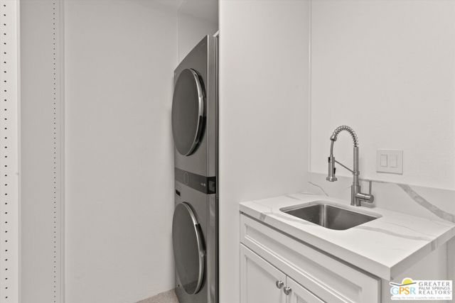 6 Trojan Court, Rancho Mirage CA: https://media.crmls.org/mediaz/9a444c7e-4e32-4276-ae80-3ecdb497472d.jpg