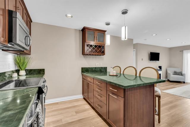 Detail Gallery Image 6 of 26 For 2382 Hosp Way #143,  Carlsbad,  CA 92008 - 2 Beds | 1 Baths