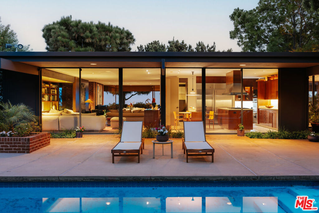 9225 Nightingale Drive — image 1