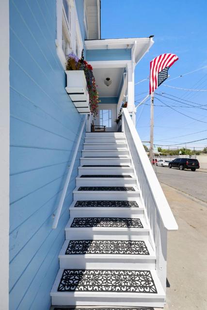 133 Serra Avenue, Millbrae CA: https://media.crmls.org/mediaz/9a4648ed-7a45-4bca-ad58-ae60b21271c1.jpg