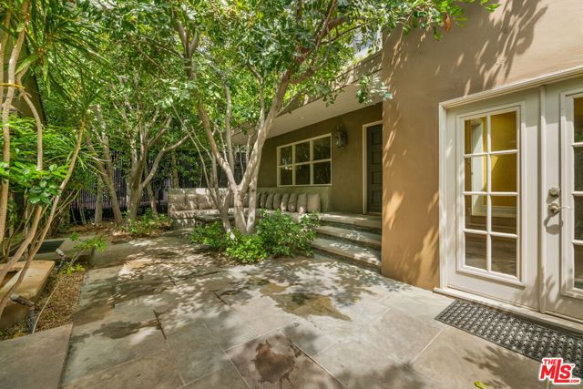 9053 Elevado Street, West Hollywood CA: https://media.crmls.org/mediaz/9a46db95-c662-4a52-babb-25c0c8b79f3d.jpg