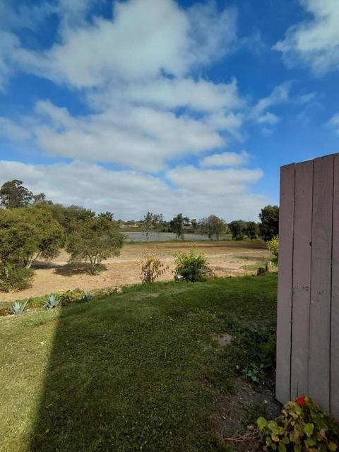 916 Acosta Plaza, Salinas CA: https://media.crmls.org/mediaz/9a470edd-3f8a-4513-a3a0-63cde6e05c1a.jpg