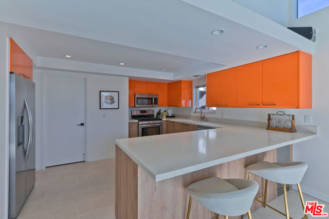 3545 Ridgeview Circle, Palm Springs CA: https://media.crmls.org/mediaz/9a47b95a-80a7-4bcf-a915-a2e83f1dfdf6.jpg