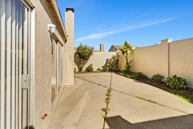 1634 Cherokee Drive, Salinas CA: https://media.crmls.org/mediaz/9a47ddd9-bd8d-4334-90da-f8b58fbeb401.jpg