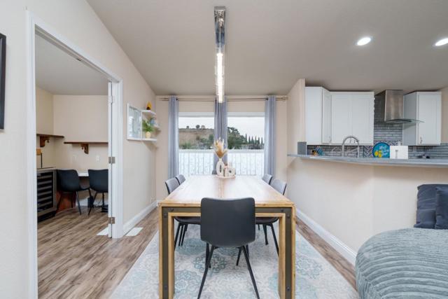 417 Chateau La Salle Dr., San Jose CA: https://media.crmls.org/mediaz/9a487b89-0b9b-489e-a448-e20246c43052.jpg