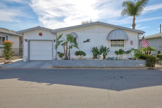 Detail Gallery Image 2 of 44 For 1146 via Santa Paulo, Vista,  CA 92081 - 3 Beds | 2 Baths