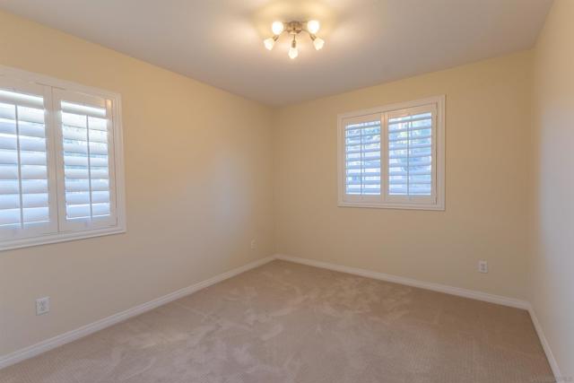 551 Dundee Ln, San Marcos CA: https://media.crmls.org/mediaz/9a48bbad-b5c0-4eb6-828d-c08c3545ff17.jpg