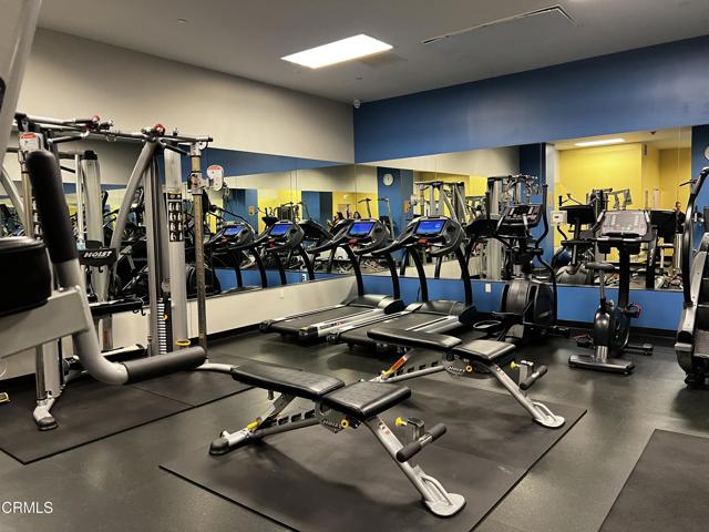 630 W 6th Street, Los Angeles CA: https://media.crmls.org/mediaz/9a48e0db-c2d8-4549-94e1-081a1083ef46.jpg