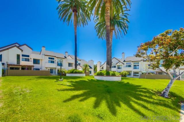1520 Granite Hills Dr, El Cajon CA: https://media.crmls.org/mediaz/9a48effe-80dc-44bd-ab44-2153896c6a15.jpg