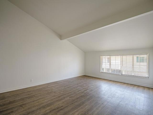 914 Acosta Plaza, Salinas CA: https://media.crmls.org/mediaz/9a490967-6b29-44e0-b7a1-18c4c6fc9762.jpg