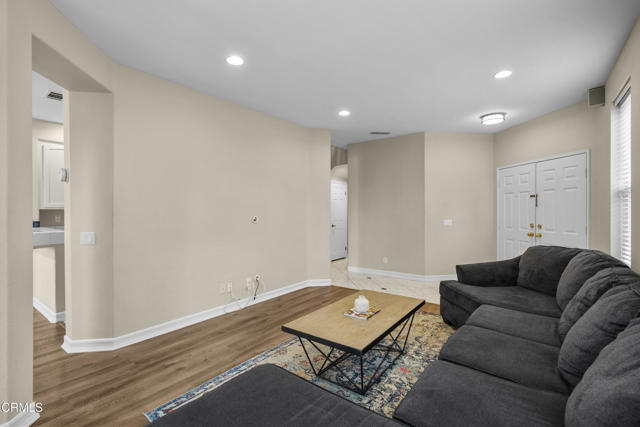 Detail Gallery Image 8 of 48 For 5297 Paseo Ricoso, Camarillo,  CA 93012 - 3 Beds | 2/1 Baths