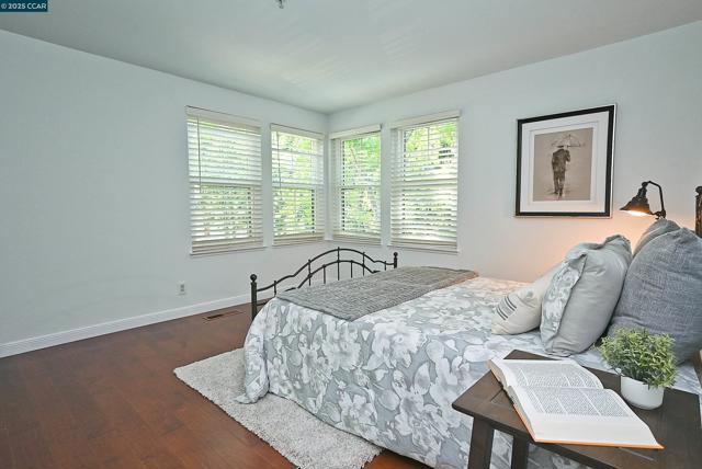 3279 Mt Diablo Ct, Lafayette CA: https://media.crmls.org/mediaz/9a49c7a2-b7a7-4b20-bbbc-604ee2617e38.jpg