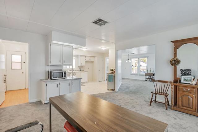 2815 Moss Hollow Drive, San Jose CA: https://media.crmls.org/mediaz/9a49c804-ad7d-468f-9187-40814294e3a9.jpg