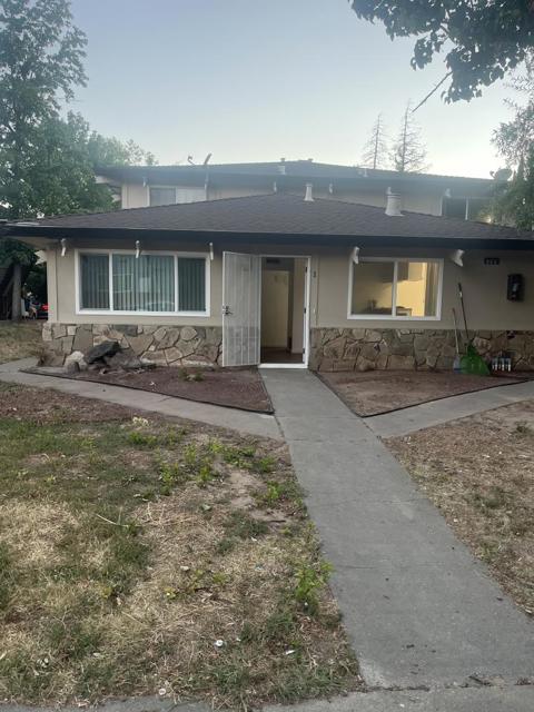 905 Carro Drive, Sacramento CA: https://media.crmls.org/mediaz/9a4a23f8-c001-4d7a-bc8c-f945ed5452e3.jpg