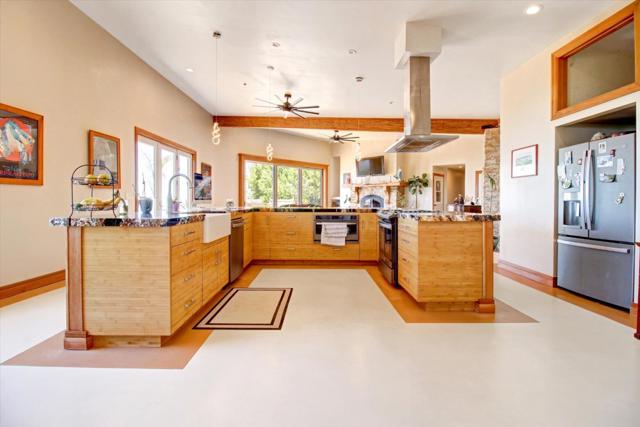 30005 Summit Road, Los Gatos CA: https://media.crmls.org/mediaz/9a4a6055-0847-4bf9-8bf3-ac8f309f3b19.jpg