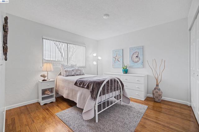 6364 Honeysuckle Dr, Newark CA: https://media.crmls.org/mediaz/9a4b3821-2907-47eb-aebe-e32b9d390dd8.jpg