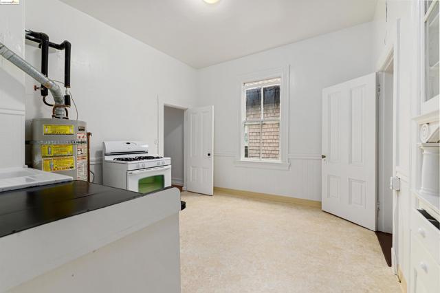 Image 9 of 42 For 2113 6th St  