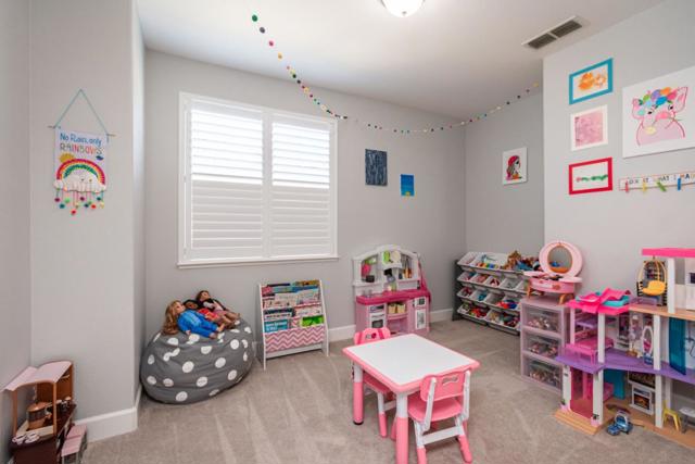 3417 River Shoal Avenue, Sacramento CA: https://media.crmls.org/mediaz/9a4c054a-e658-4b0b-9372-1c5e34807356.jpg