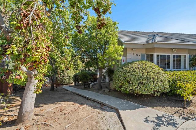 11429 Sir Francis Drake, La Mesa CA: https://media.crmls.org/mediaz/9a4cdce7-615d-455d-92b1-c52da0bf460a.jpg
