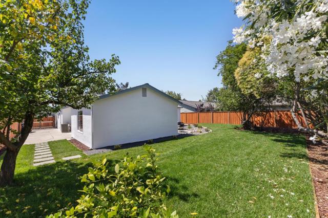 1034 Delaware Way, Livermore CA: https://media.crmls.org/mediaz/9a4cfdaa-5a5e-4b34-8f1f-ebc3dea248c7.jpg