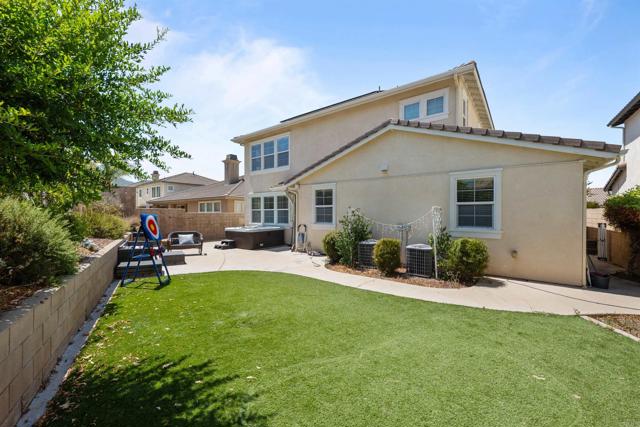 32113 Sycamore Ct, Temecula CA: https://media.crmls.org/mediaz/9a4d2865-1eaa-45d6-8048-8ee79105e0d3.jpg