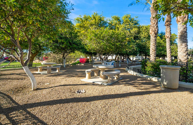 232 Paseo Gusto, Palm Desert CA: https://media.crmls.org/mediaz/9a4d7357-05b2-4801-b5ff-efc472f460bf.jpg