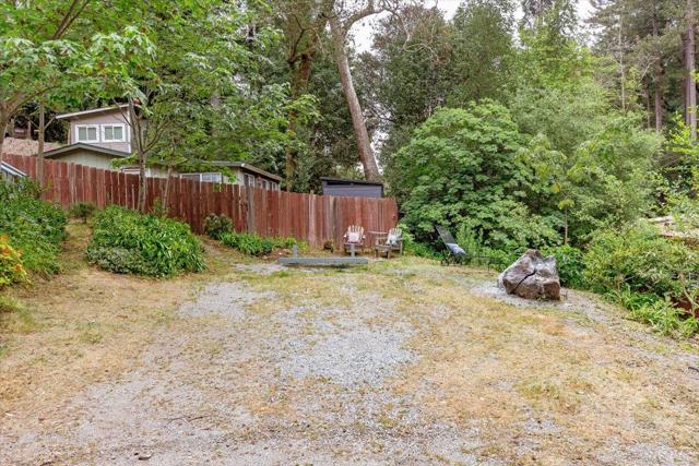19140 Laurel Drive, Los Gatos CA: https://media.crmls.org/mediaz/9a4e5678-ee04-418b-b420-675fd325df23.jpg
