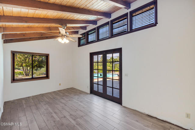 1585 Loma Drive, Ojai CA: https://media.crmls.org/mediaz/9a4e9f74-2593-4b5c-a8c7-0a1b11cacff8.jpg