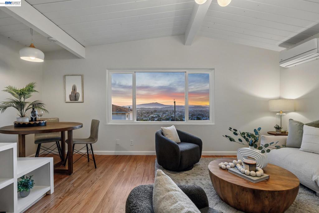 2317 Mira Vista Dr