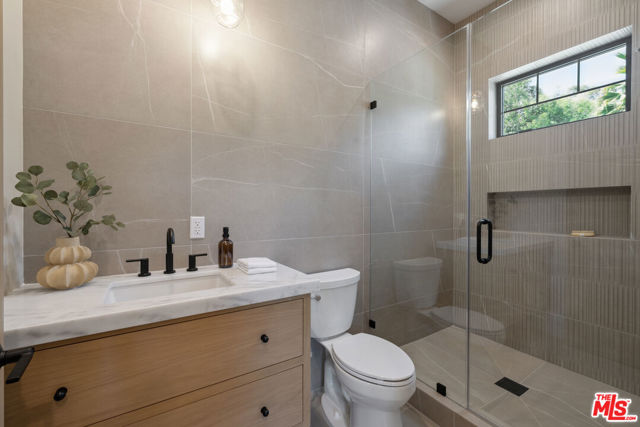 5036 Woodley Avenue, Encino CA: https://media.crmls.org/mediaz/9a501707-6e70-49ef-a4f1-0ced4a852879.jpg