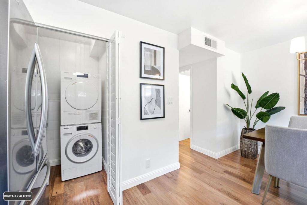 https://media.crmls.org/mediaz/9a5094ea-a3d5-4601-be87-56abe5b99a7c.jpg?preset=X-Large