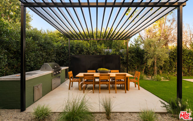 Drew Fenton | 565 Toyopa Drive Pacific Palisades CA | MLS: 7523707 Drew Fenton | 565 Toyopa Drive Pacific Palisades CA | MLS: 7523707