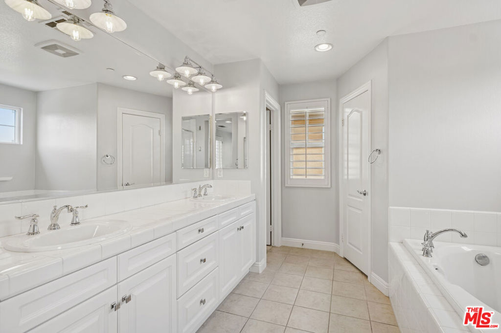 9a51a3f7 E63f 4b7c 95d0 960b8b1449f5