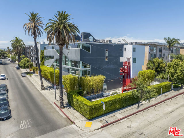 803 Wilcox Avenue, Los Angeles CA: https://media.crmls.org/mediaz/9a51e84c-d7b1-4611-ab30-75c332e56ddd.jpg