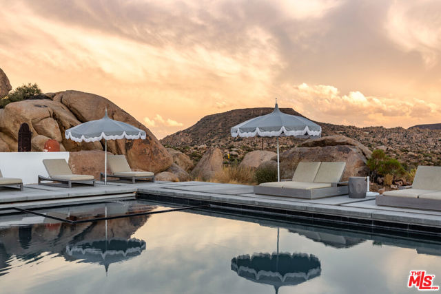 Image 13 of 19 For 53252 Pipes Canyon Road