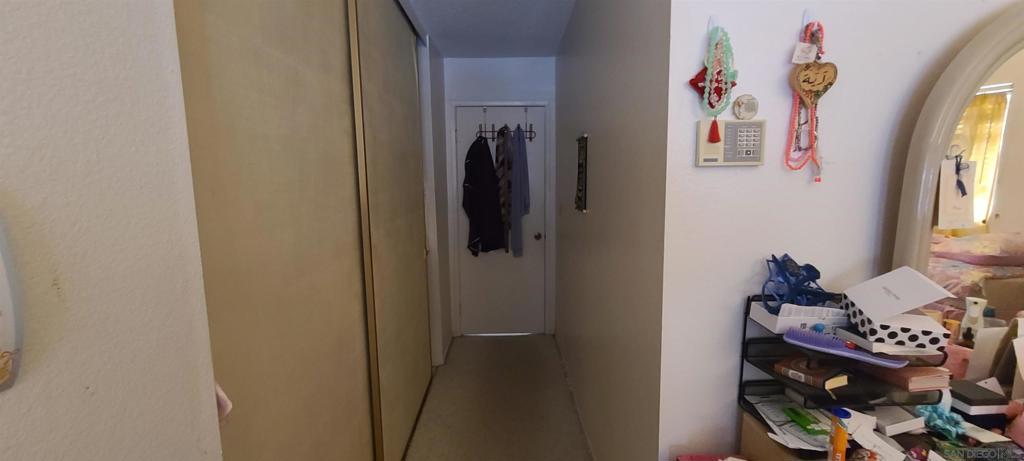 https://media.crmls.org/mediaz/9a52a9e0-4773-4604-993f-9e10c42750cb.jpg?preset=X-Large