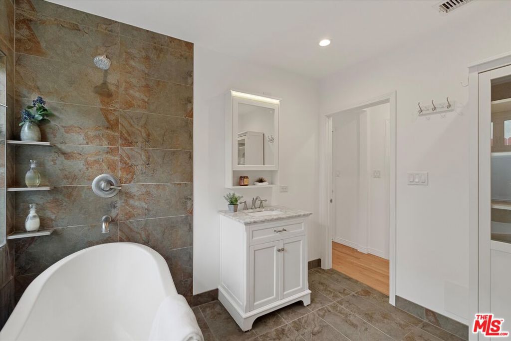 MLS #25602111 image #14