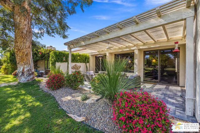 747 Inverness Drive, Rancho Mirage CA: https://media.crmls.org/mediaz/9a5362e0-d4b8-414d-8a94-e8097a57f55b.jpg