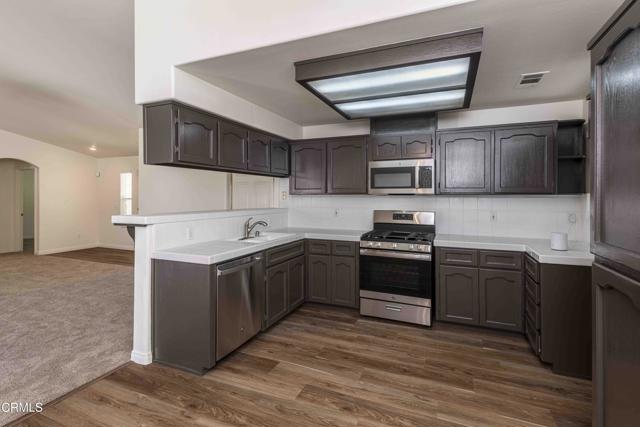 Detail Gallery Image 17 of 39 For 10908 Royal Ascot Ave, Bakersfield,  CA 93312 - 4 Beds | 2 Baths