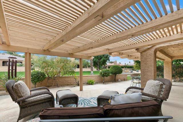 44509 Sorrento Court, Palm Desert CA: https://media.crmls.org/mediaz/9a53dcd3-3502-4693-9a57-90157f7ed002.jpg