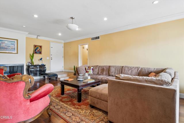 Detail Gallery Image 3 of 27 For 125 S Sierra Madre Bld #304,  Pasadena,  CA 91107 - 2 Beds | 2 Baths