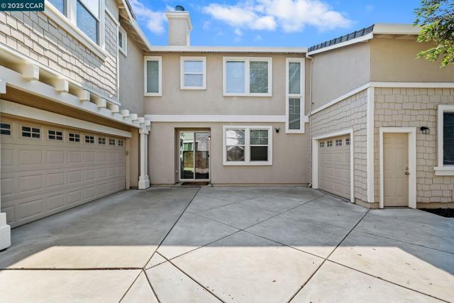 127 Sanford Ct, Brentwood CA: https://media.crmls.org/mediaz/9a5474cd-ddf0-40cf-ad4f-54c9bf89bab2.jpg