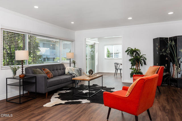 Detail Gallery Image 7 of 27 For 385 S Oakland Ave #205,  Pasadena,  CA 91101 - 3 Beds | 2 Baths